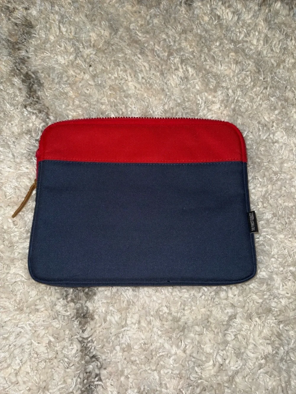 Herschel Supply Co. iPad Mini Tablet Case Padded Zipper Pouch Fleece Lined Red/N